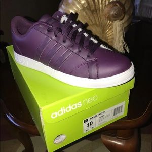 Merlot Adidas baseline W